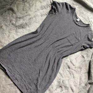 ••• bodycon-esque striped dress •••